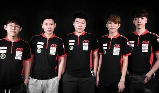 句古老的足 句古老的足